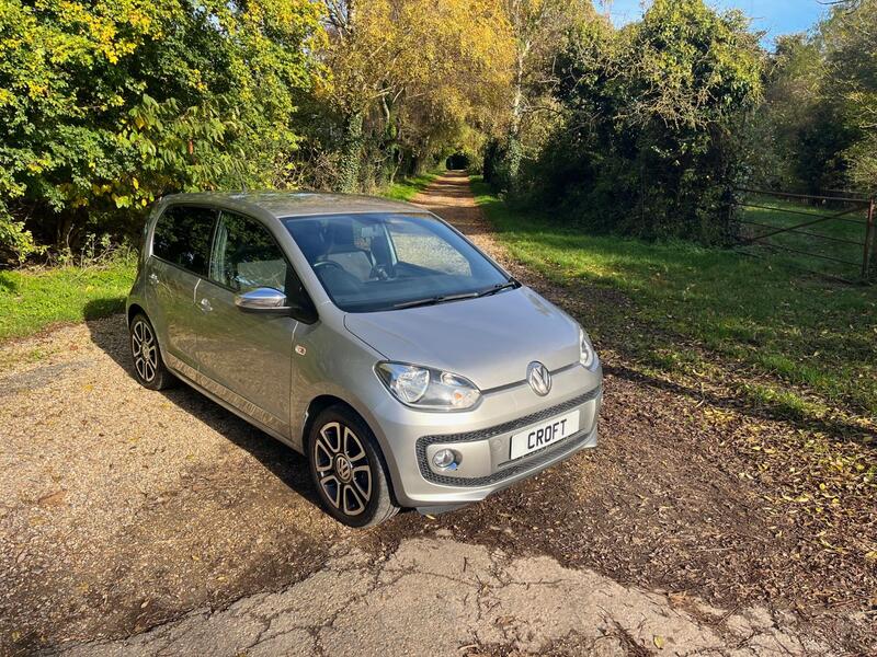 VOLKSWAGEN UP 1.0 High up!